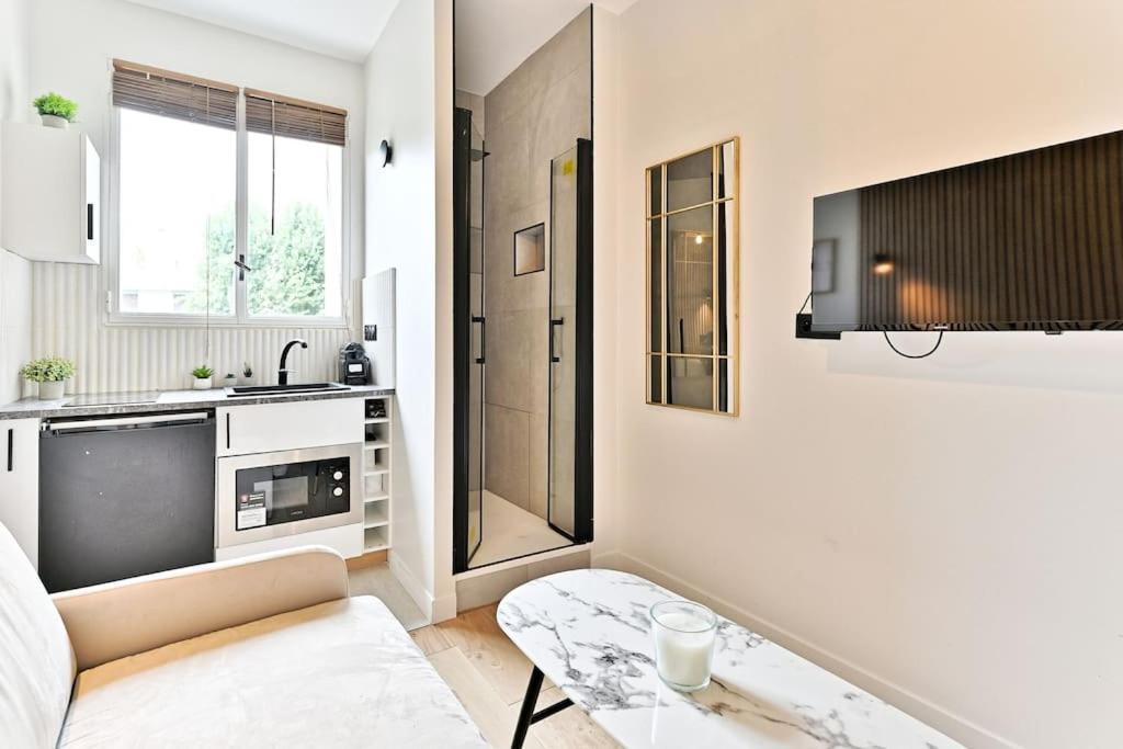 Petit Pres De Paris * Neuilly-sur-Seine